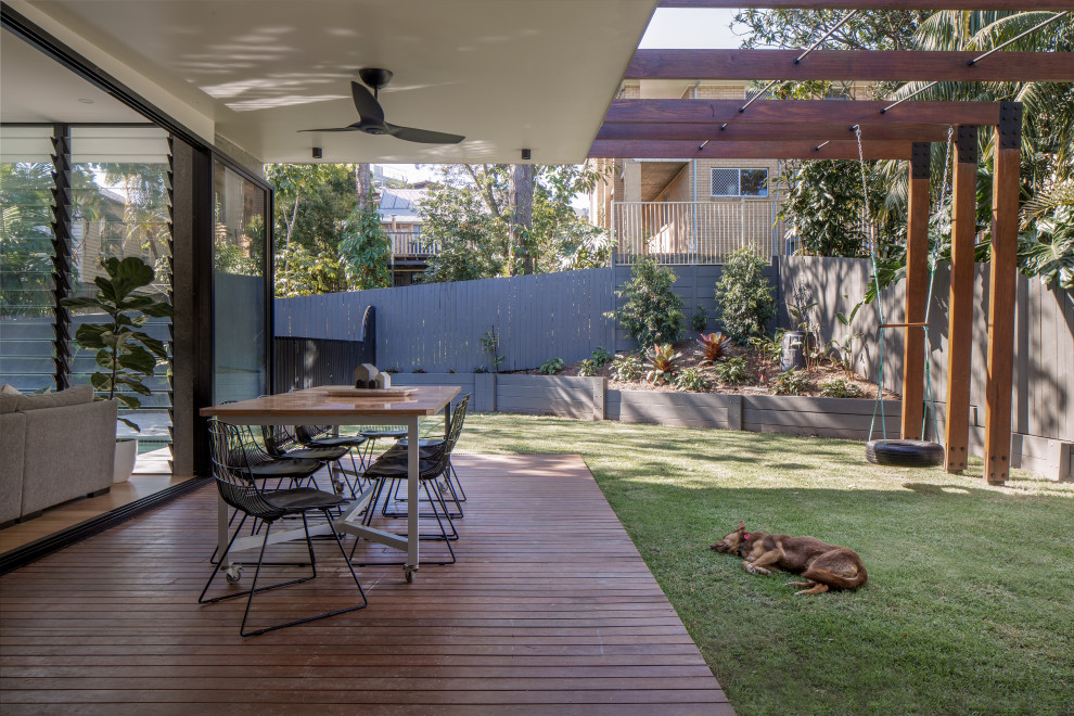 Design ideas for a contemporary verandah in Brisbane.