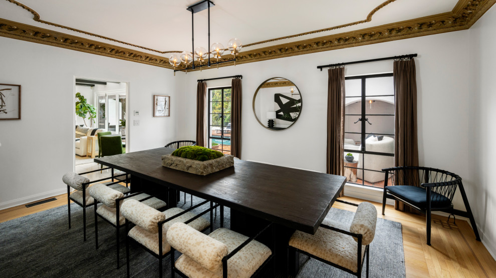 Inspiration for a transitional dining room remodel in Los Angeles