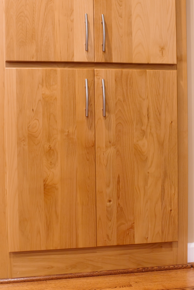Example of a transitional home design design in Raleigh
