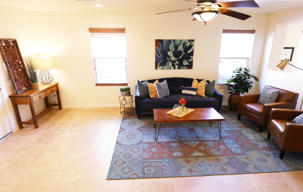 Example of a transitional home design design in Phoenix
