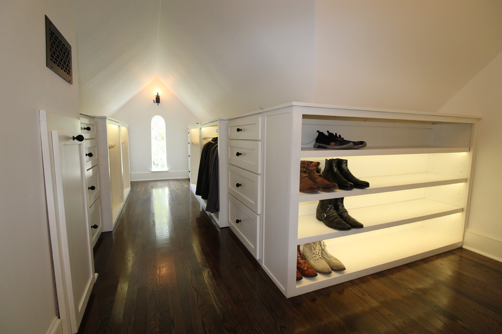 Inspiration for a traditional storage and wardrobe in Dallas.