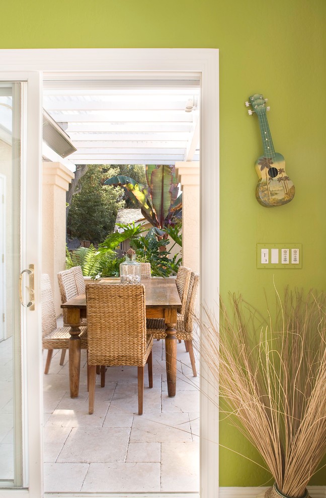 This is an example of an eclectic patio in San Francisco.
