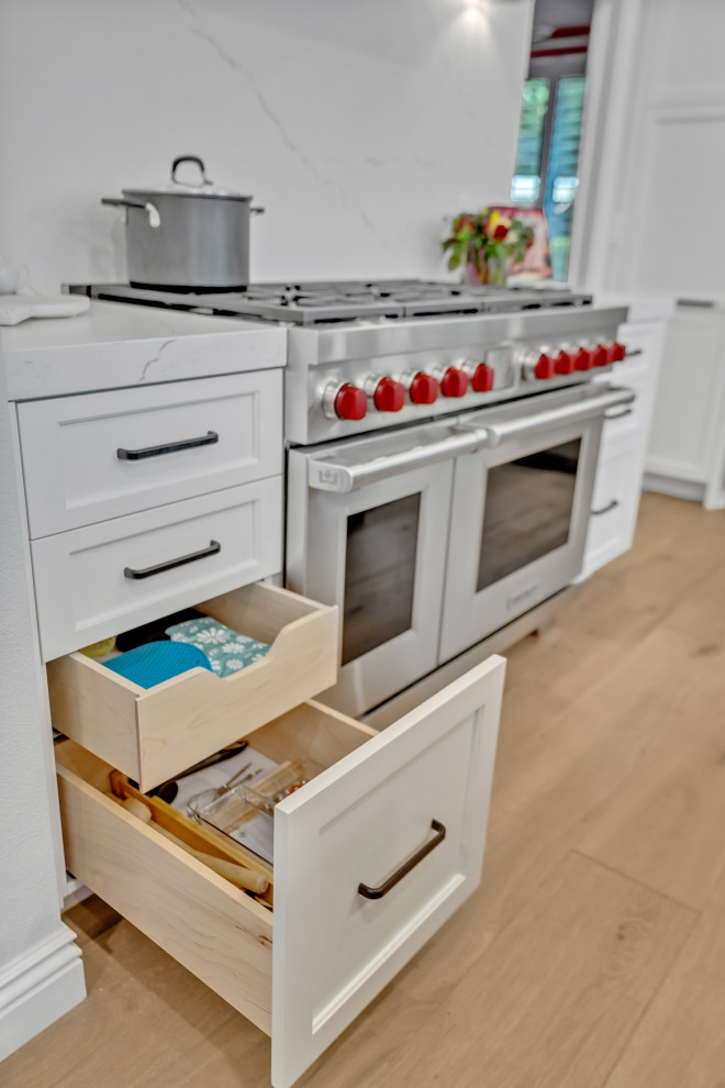 Design ideas for a contemporary kitchen in San Francisco.