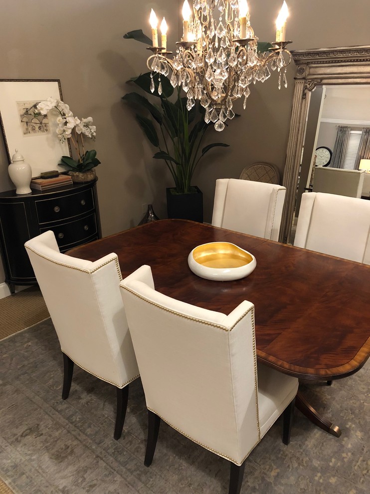 Dining room - transitional dining room idea in New Orleans