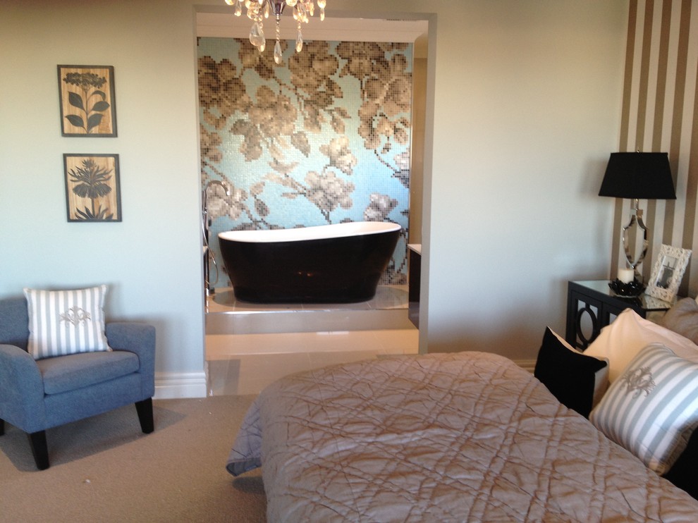 This is an example of a mid-sized traditional master bedroom in Melbourne with blue walls, carpet and no fireplace.