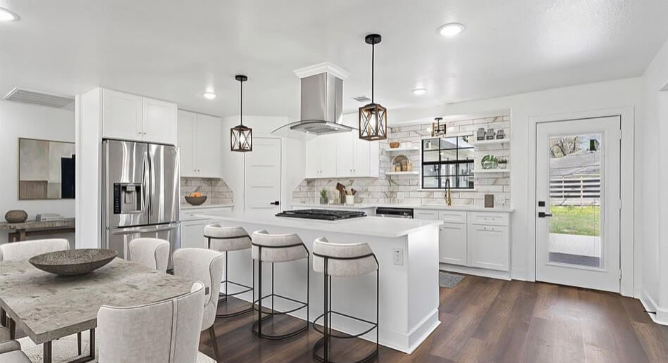 Kitchen - kitchen idea in Boston
