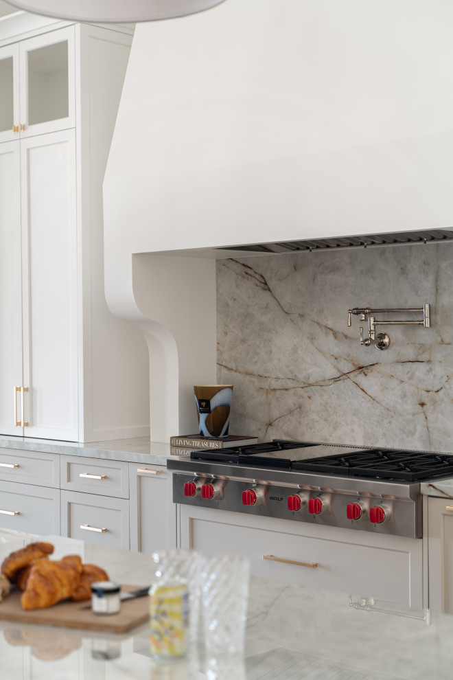 Kitchen - transitional kitchen idea in Phoenix