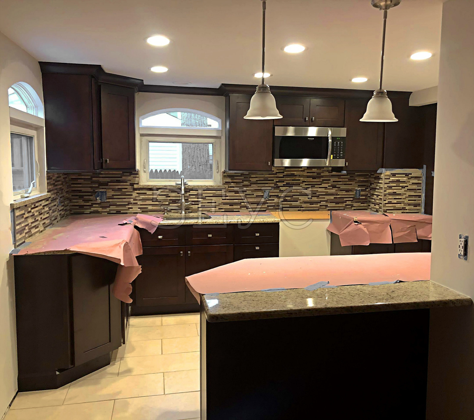 Кухня из массива дуба от студии мебели Зеус