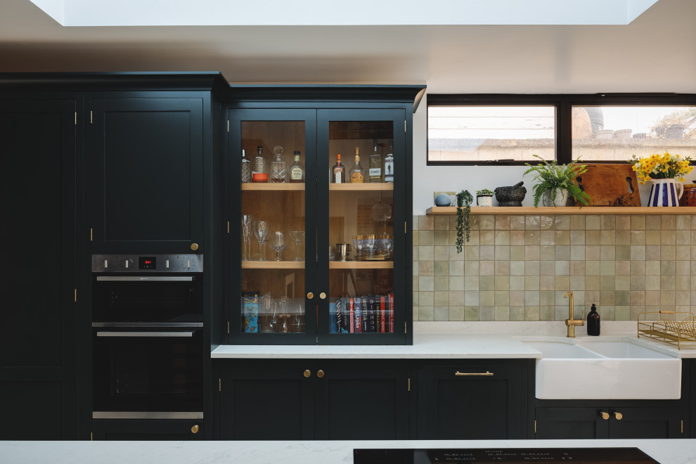 Shaker Kitchen in Studio Green Kitchen Other by Irving sykes