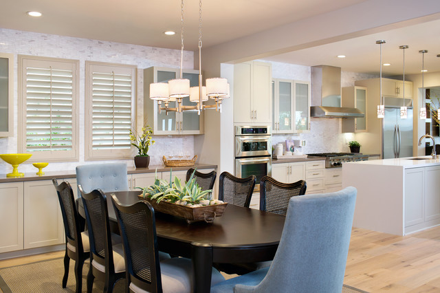 Model Homes classique-chic-salle-a-manger