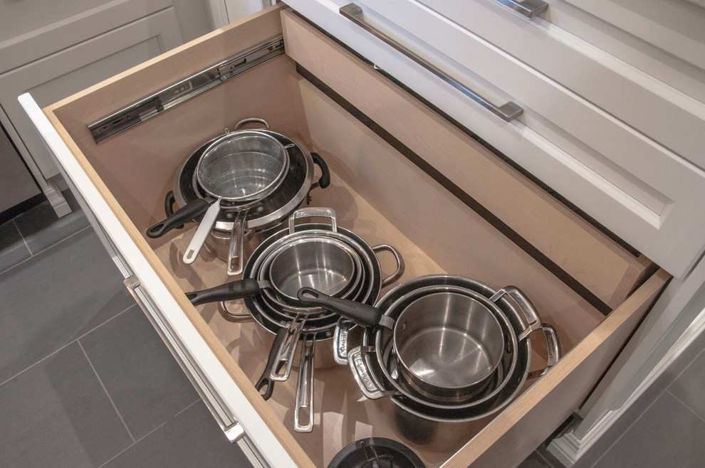 Inspiration for a transitional kitchen remodel in Toronto