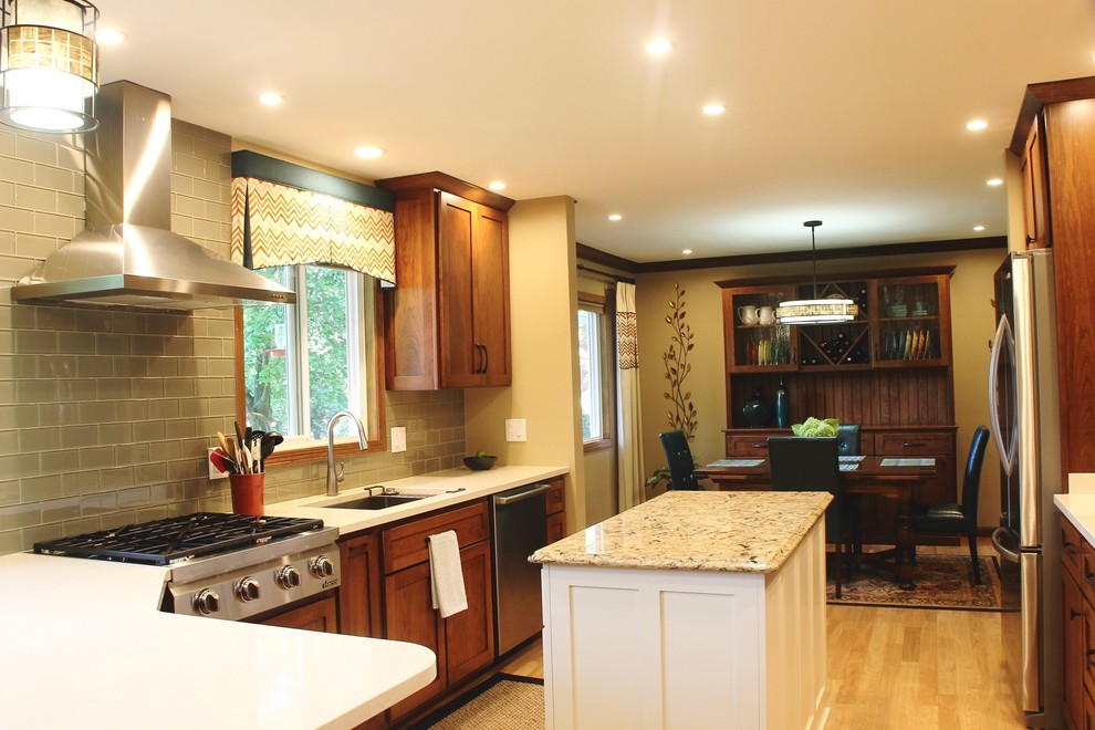 Kitchen - transitional kitchen idea