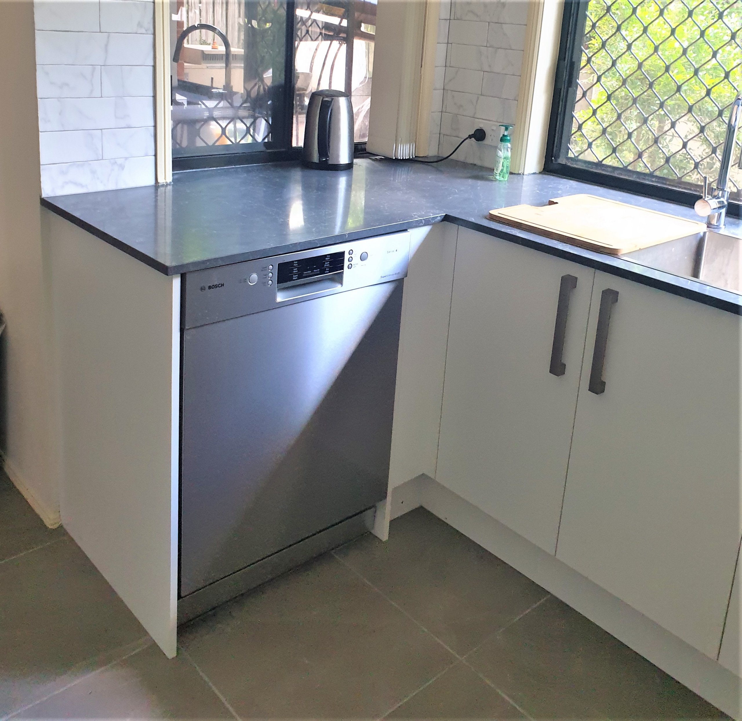 New Kitchen and laundry Alderley