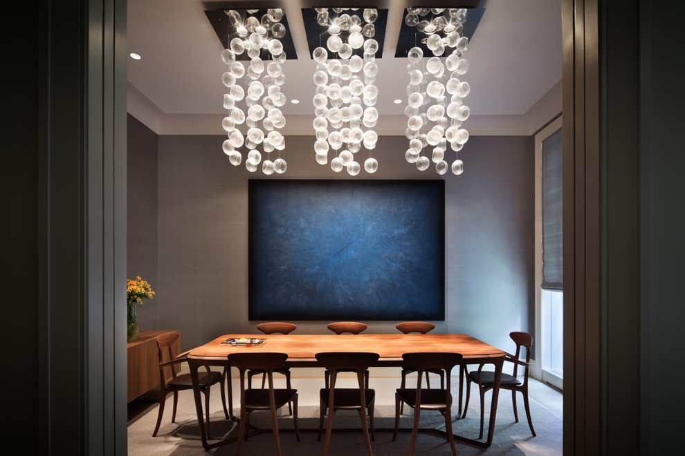 This is an example of a modern dining room in New York.
