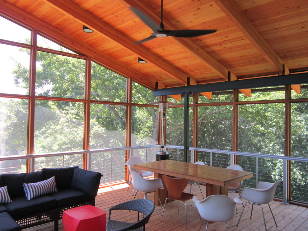 Design ideas for a modern verandah in Detroit.