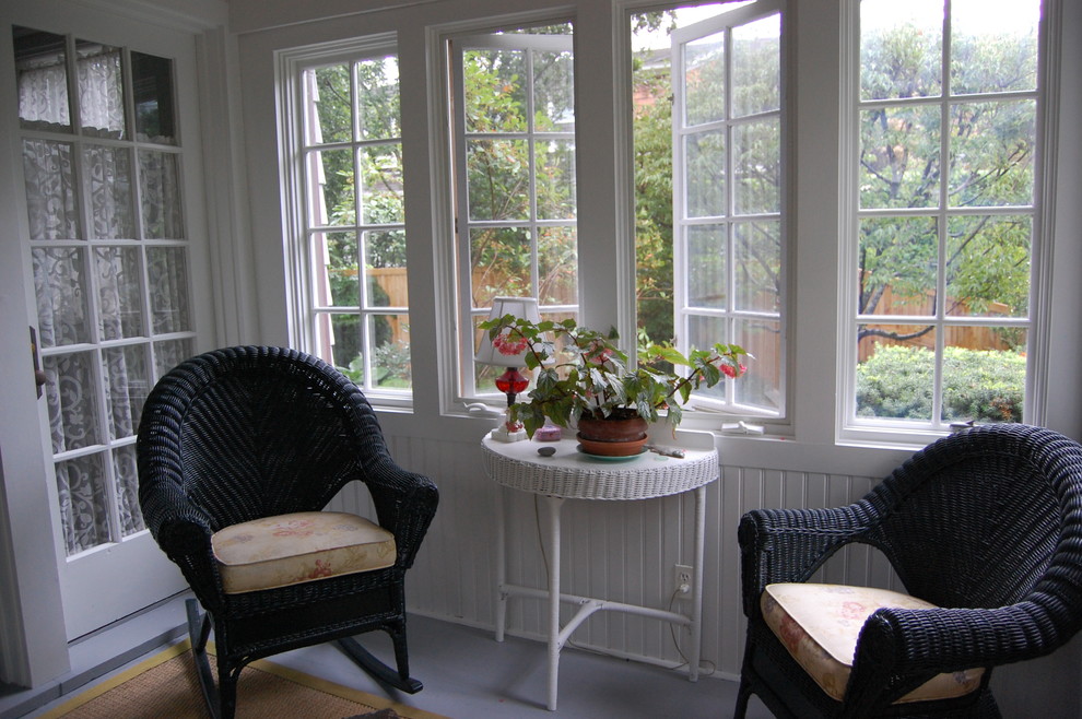 This is an example of a mid-sized traditional verandah in New York.