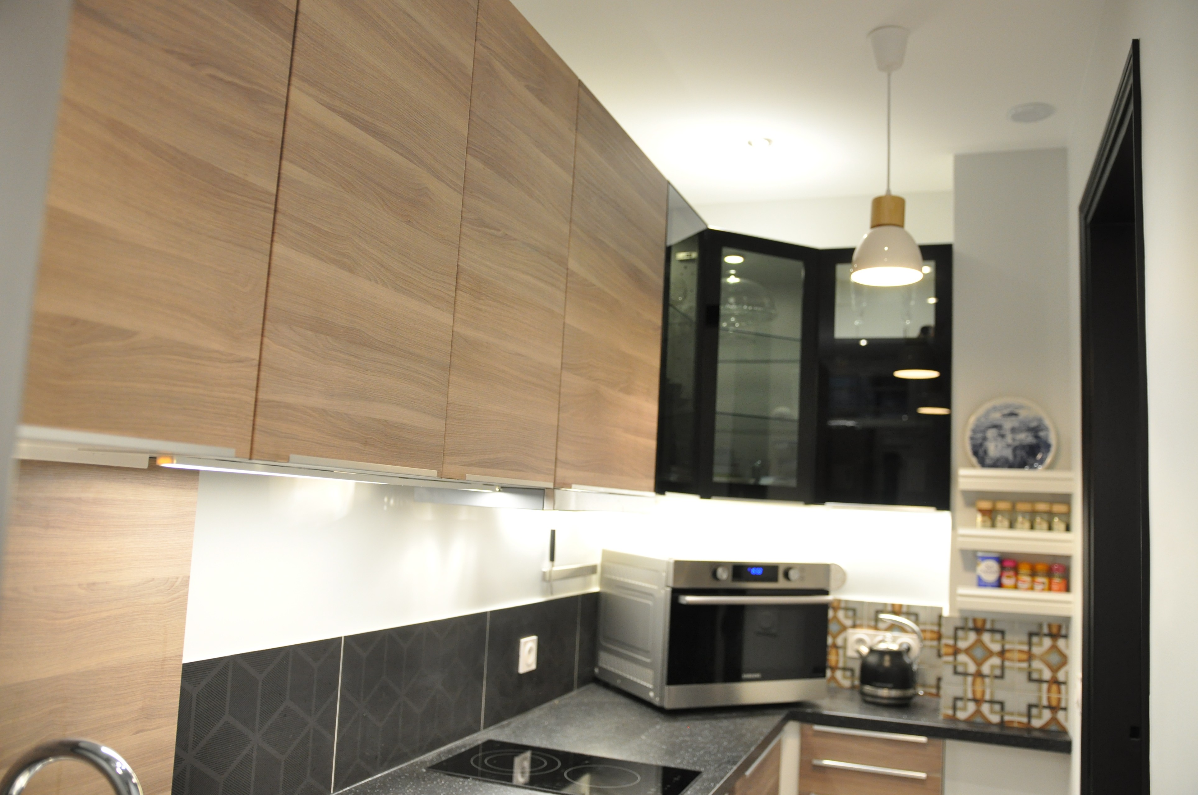 noir et blanc , doré.