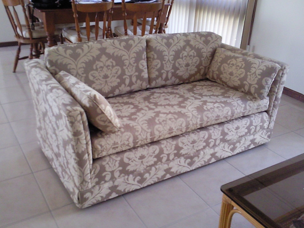 Photo of a traditional living room in Melbourne.