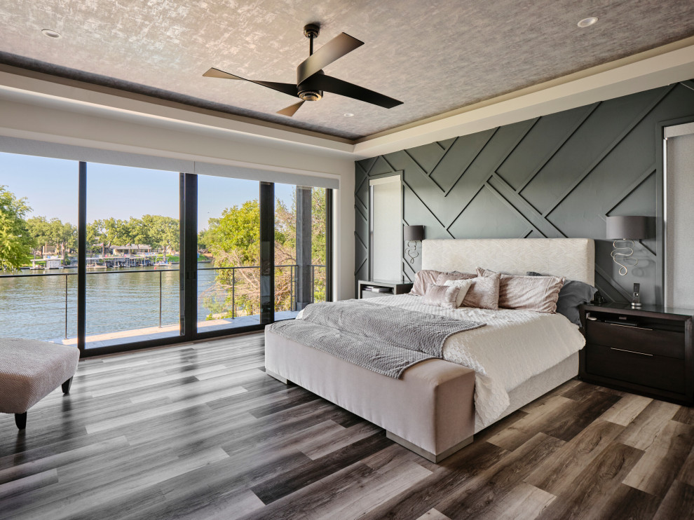 Expansive contemporary bedroom in Austin.
