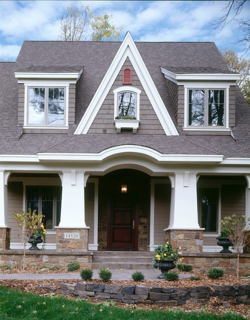 Modern Cape Cod american-craftsman-haeuser