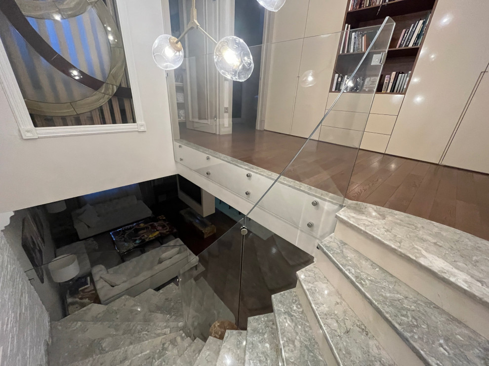 Стеклянные ограждения на лестницу