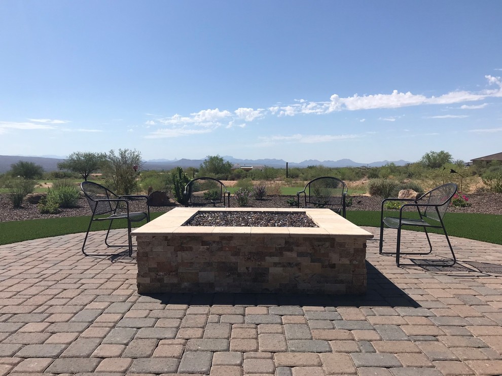 Inspiration for a large eclectic home design remodel in Phoenix
