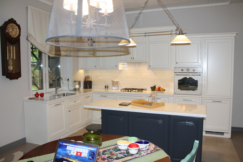 Белая кухня.