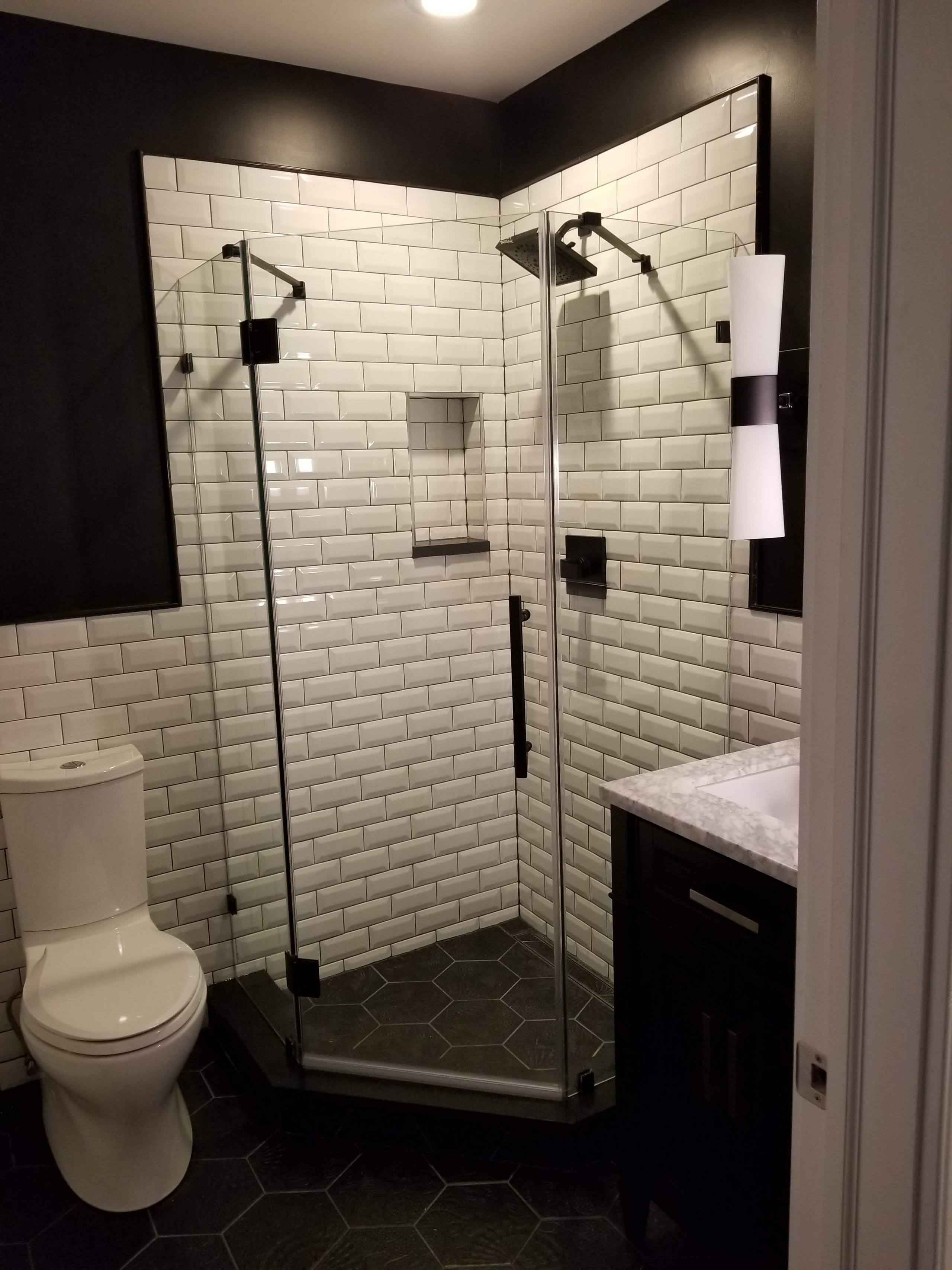 black and  withe  space saver  shower