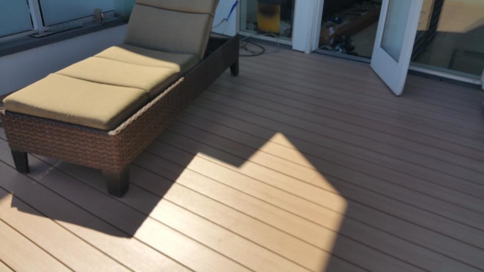 Design ideas for an arts and crafts deck in Los Angeles.
