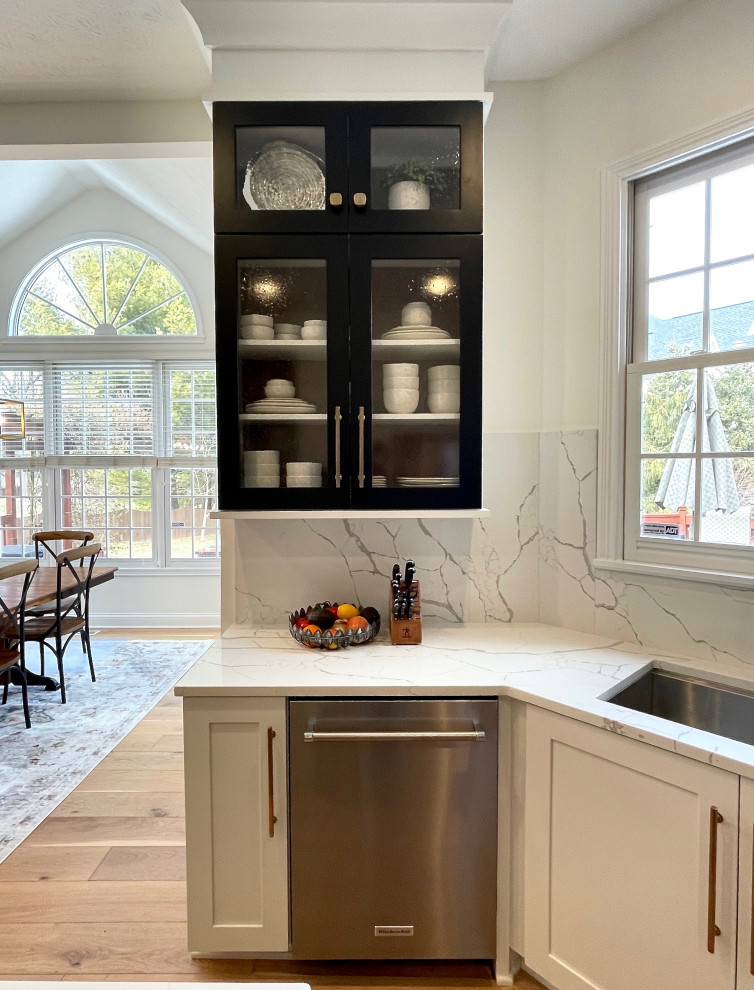 Example of a transitional kitchen design in Indianapolis