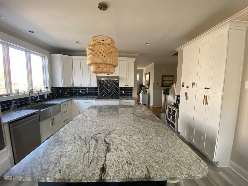 Kitchen - transitional kitchen idea