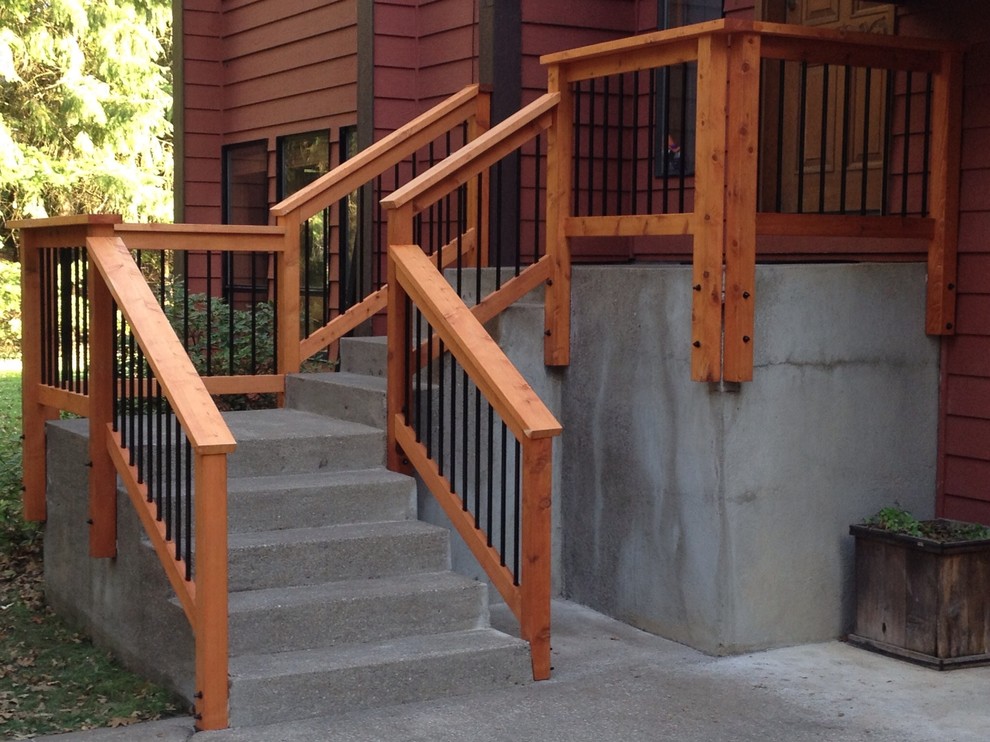 Transitional deck photo in Portland