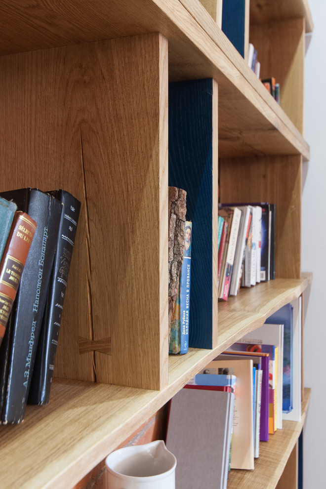 Книжный стеллаж из массива дуба