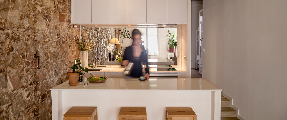 Inspiration for a contemporary kitchen in Barcelona.