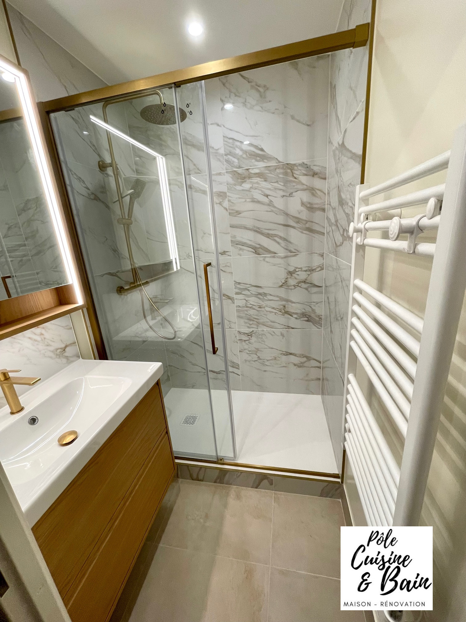 Salle de douche: rénovation totale après dégât des eaux