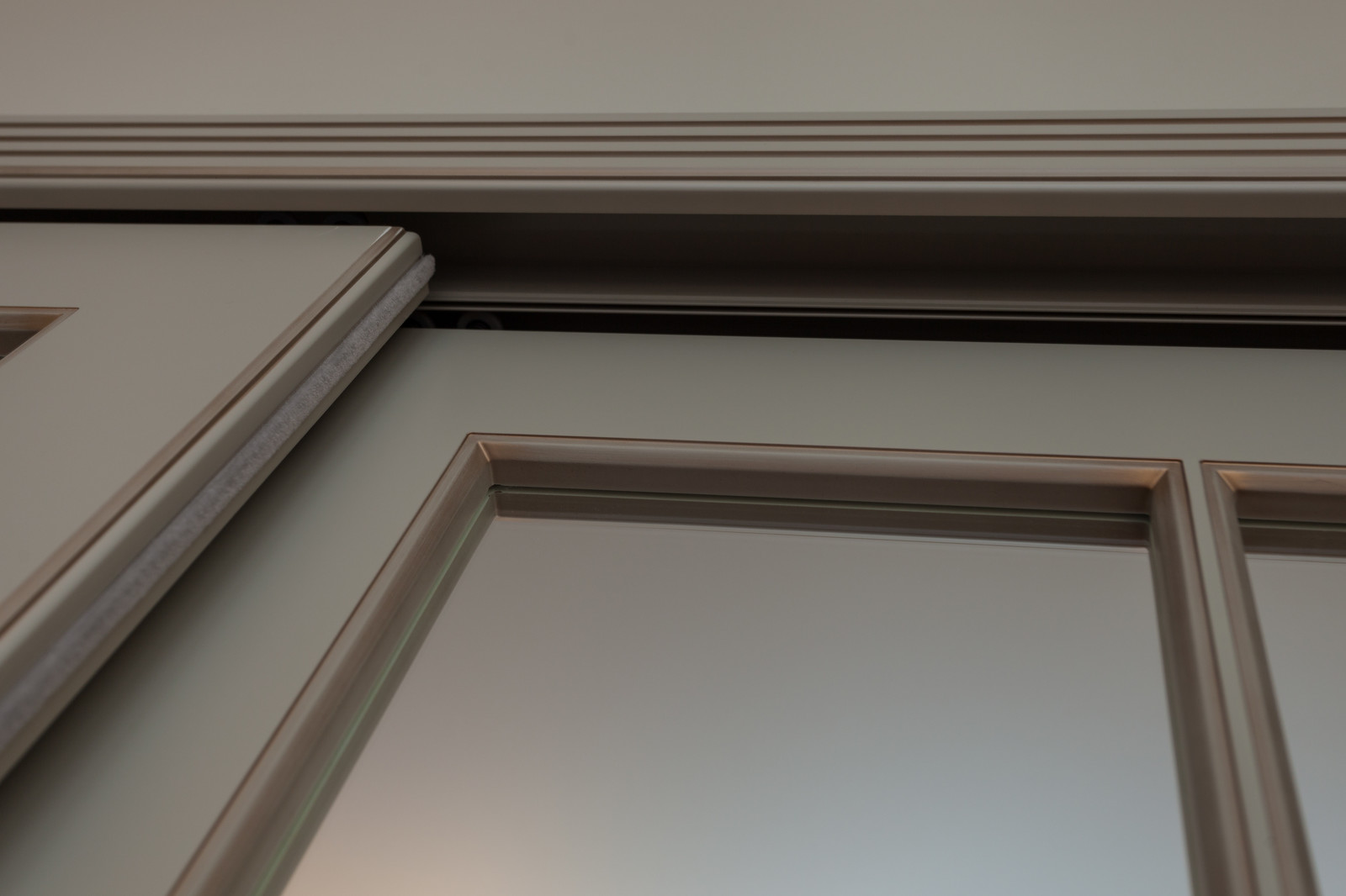 Шкаф-купе в стиле прованс