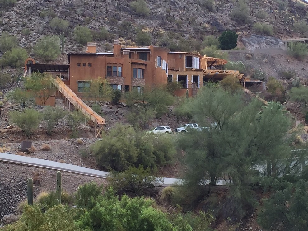 Home design - traditional home design idea in Phoenix