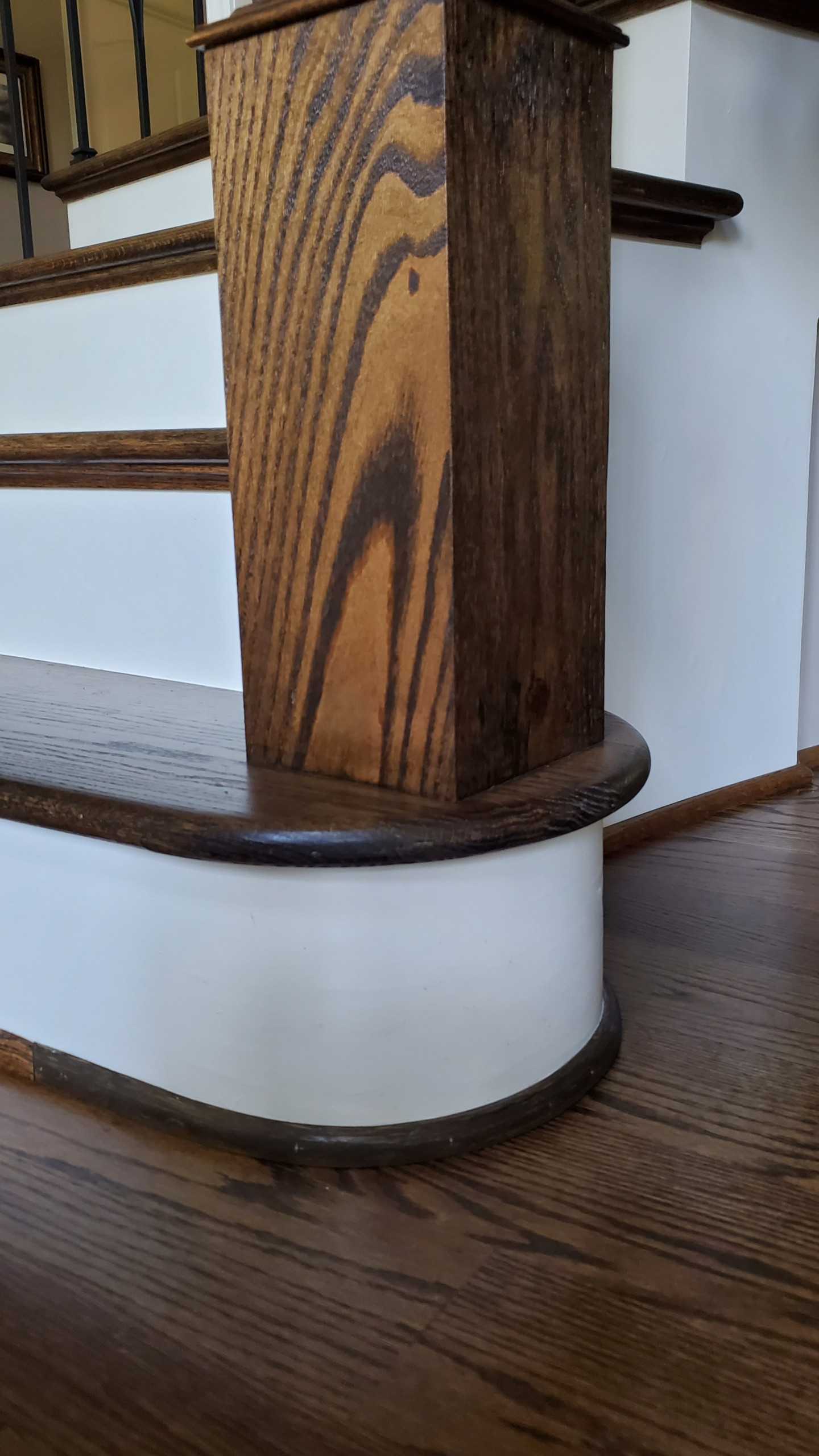 Project #157 | Traditional Curved Foyer Staircase