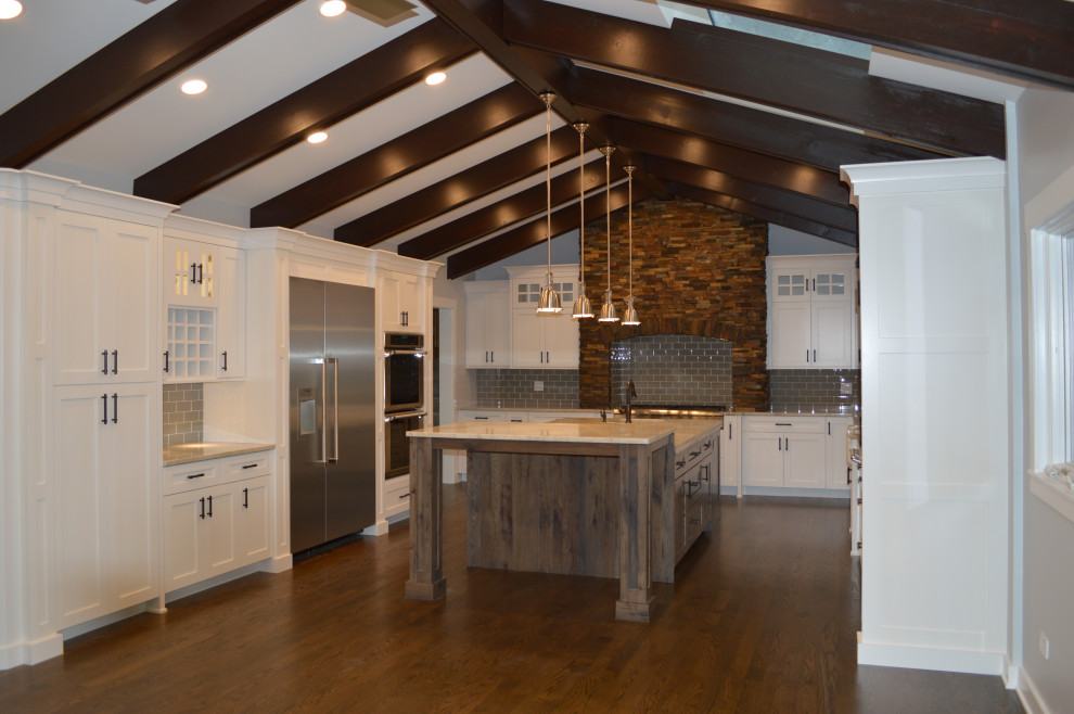 Example of a transitional kitchen design in Chicago