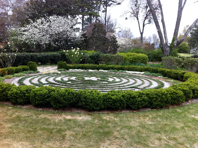 Gardens american-traditional-garden