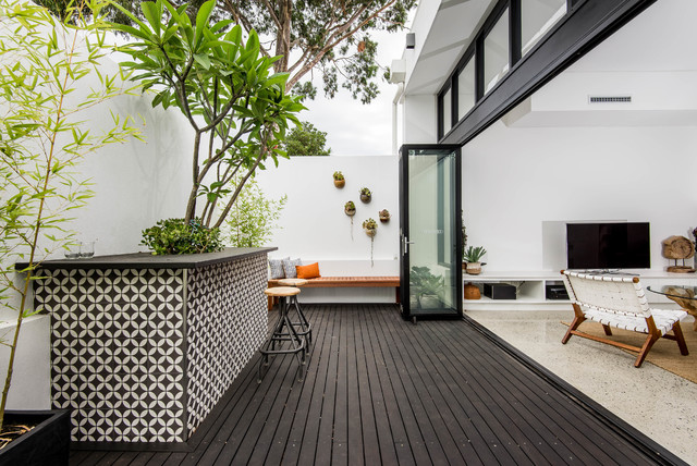 Tower Street contemporary-traedaeck