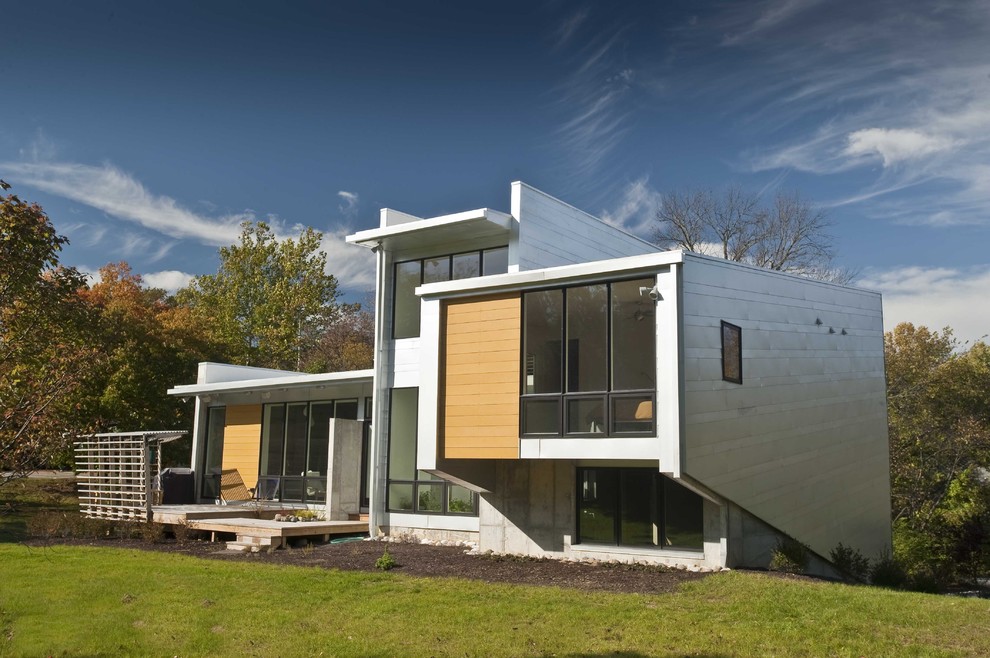 Photo of a contemporary exterior in Indianapolis.