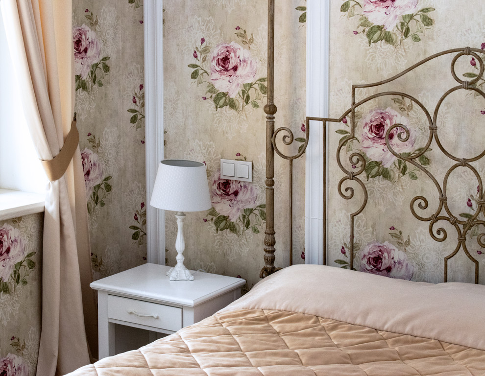 Спальня в светлых тонах.