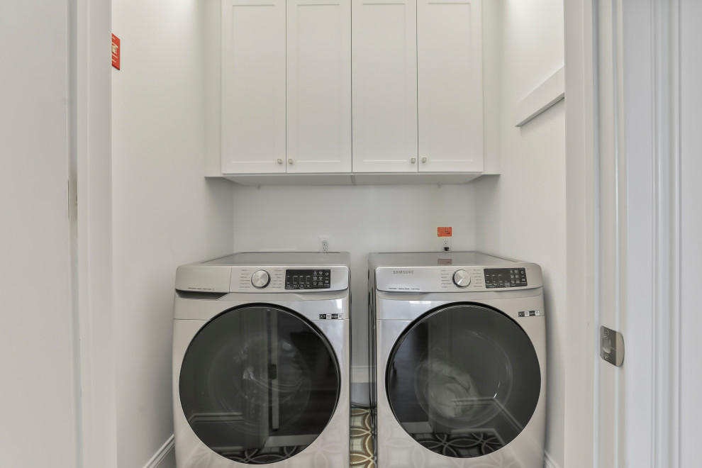 Laundry room - transitional laundry room idea