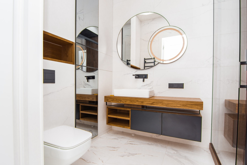 Esempio di una stanza da bagno contemporanea di medie dimensioni