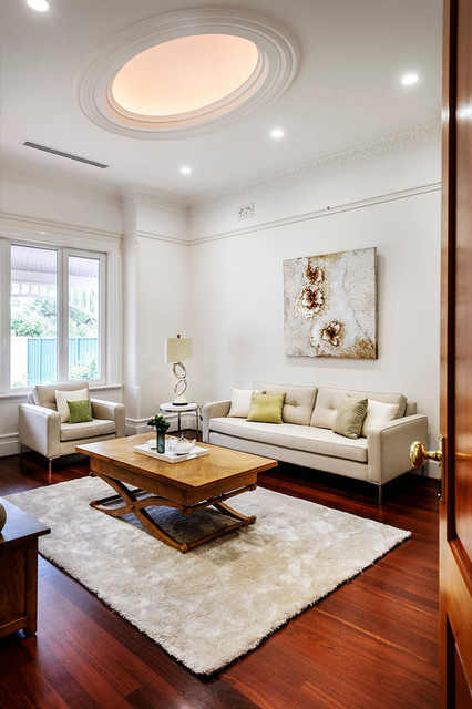 Queens traditional-living-room