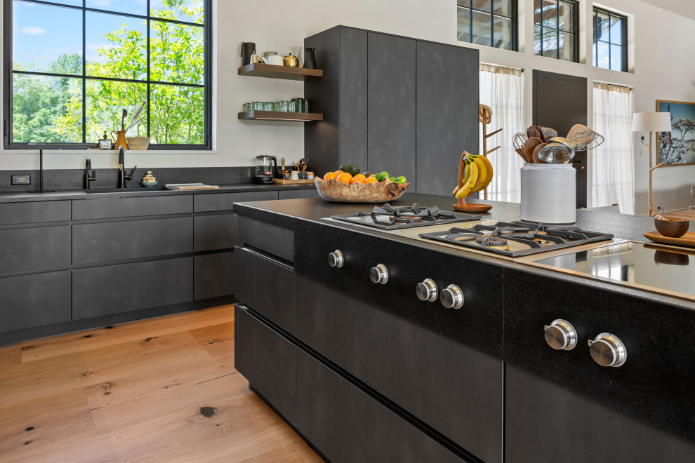 Inspiration for a rustic kitchen remodel in New York
