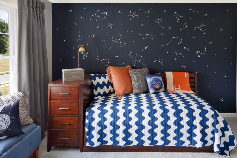 Idéer för att renovera ett mellanstort vintage pojkrum kombinerat med sovrum och för 4-10-åringar, med blå väggar, heltäckningsmatta och grått golv