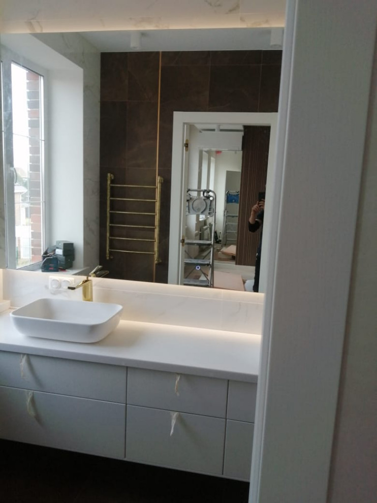 Зеркало с летящей подсветкой