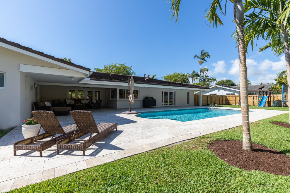 Backyard of a Modern House With a Swimming Pool Modern Pool